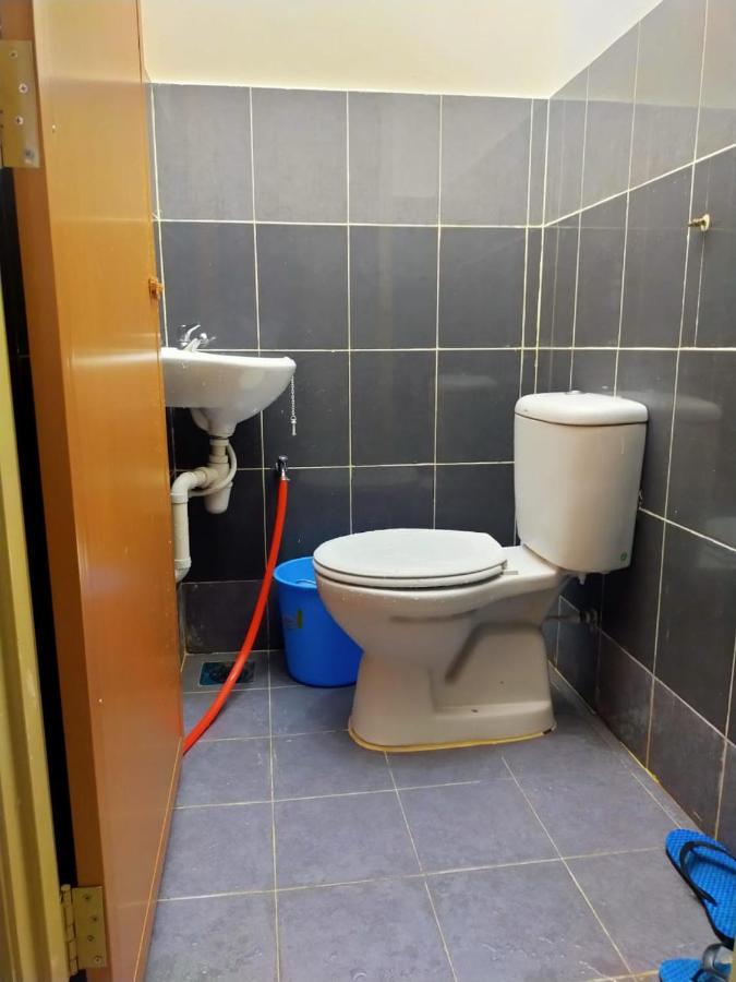 Ayuni Homestay Kuala Besut Terengganu מראה חיצוני תמונה